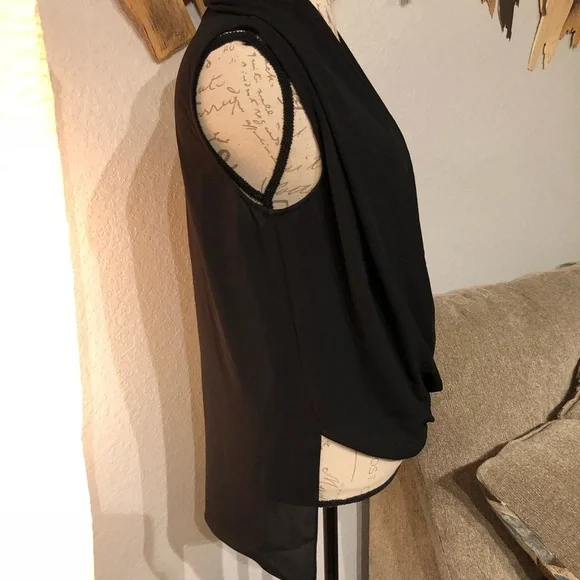 4[Vince Camuto] Wrap shirttail blouse - Picture 3 of 8